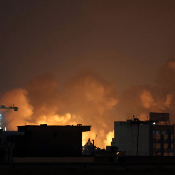 Pogođena američka baza u Bahreinu; Preko 100 mrtvih u napadu SAD-a; Izabran novi vrhovni vođa FOTO/VIDEO