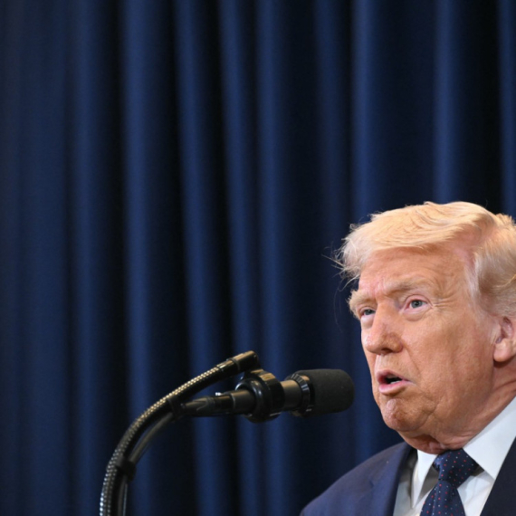 Tramp: "Iranci su ubili mnogo ljudi. Umrli su i sad hodaju bez nogu" VIDEO