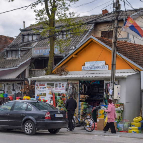 Sutra počinje podnošenje zahteva za boravišne dozvole i registraciju adrese na KiM