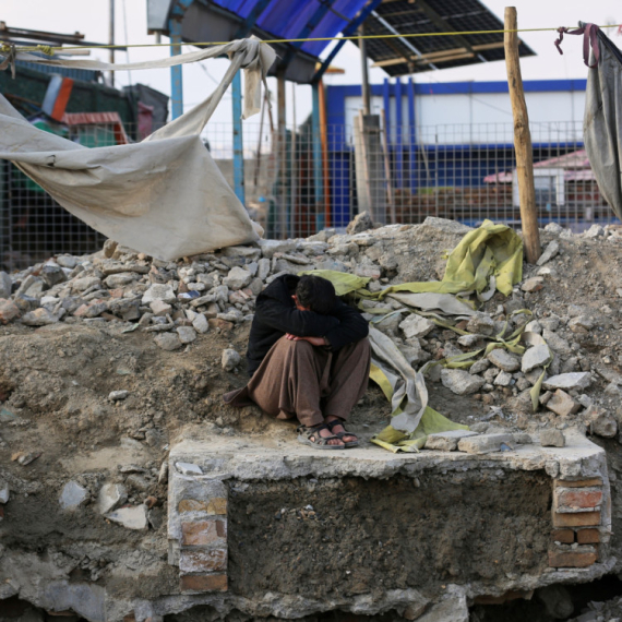 Skočio broj žrtava pakistanskih napada: Avganistanci izvlače tela iz bolnice VIDEO