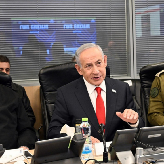 Netanjahu poslao poruku Irancima: "Slavite večeras. Nadgledamo vas iz vazduha" VIDEO