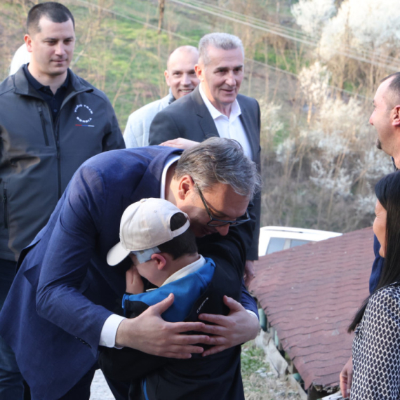 Mediji: Voditelji Nove S se sprdaju sa bolesnim detetom – gde će im duša?