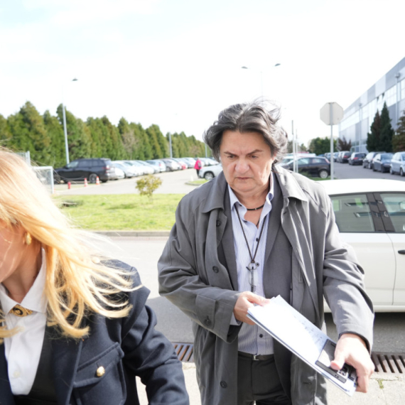 Kemiš vidno utučen, ćerka se ne odvaja od njega: Nije želeo da odgovara na pitanja o Zorici Brunclik FOTO