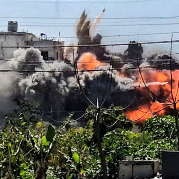 Izraelska vojska pali kuće u Libanu; Stigla poruka iz Evrope: "Nastavite sa pregovorima"  FOTO/VIDEO