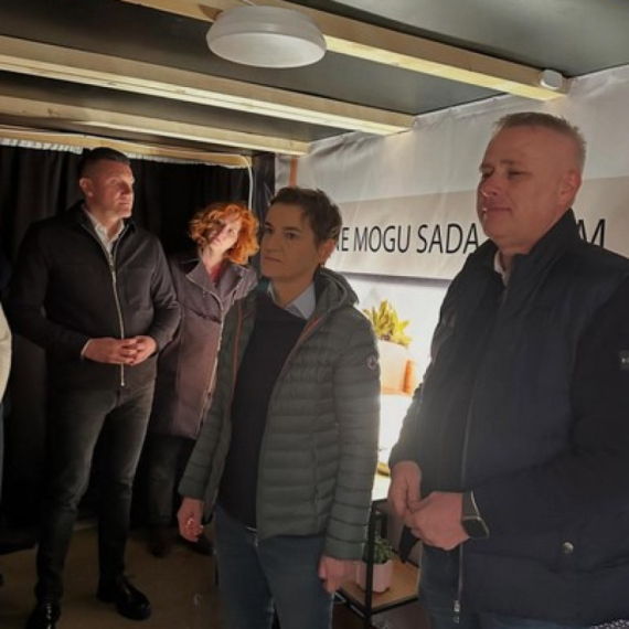 Brnabić: "Osmogodišnje dete, obolelo od retke bolesti, na udaru jer im se nije dopalo kome se obradovalo"