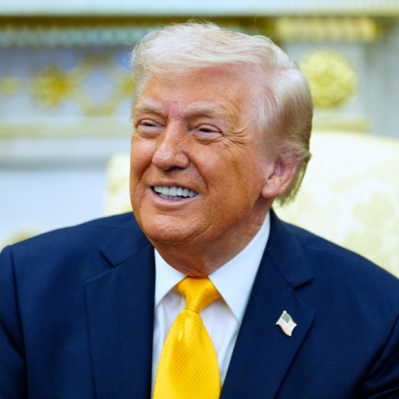 "Tramp smatra da je izvršena smena režima u Iranu"