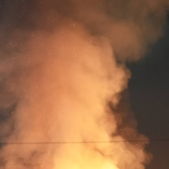 Požar u Zagrebu: Gori otpad kod JANAF-a; Gust dim nad gradom