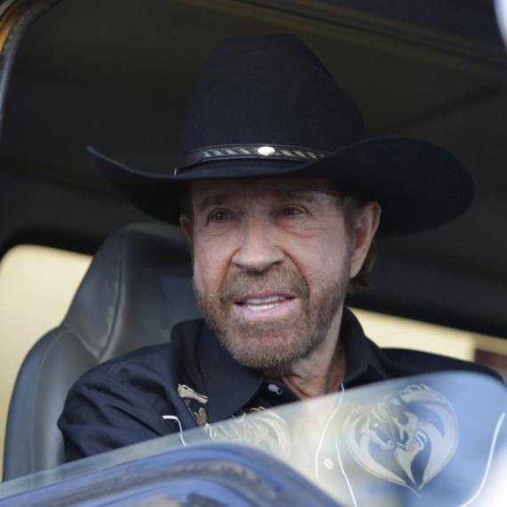 Sin i ćerka Čaka Norisa se potresnim rečima oprostili od oca: "Ne postoje reči..." FOTO