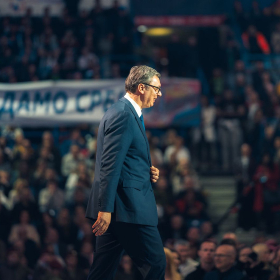 Vučić: "Neki ljudi kažu 'studenti pobeđuju'. Mi kažemo Srbija pobeđuje" VIDEO