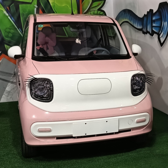 Od 9.800 do 375.000 evra: Ovo su najjeftiniji i najskuplji modeli na sajmu automobila FOTO