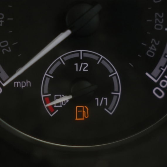 Večno pitanje: Koliko goriva treba da imate u rezervoaru?