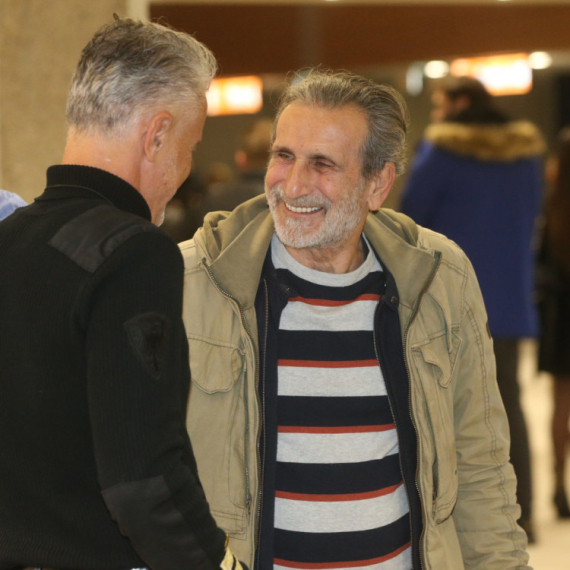 Ovo je poslednja uloga Radoja Čupića; Film se prikazuje u srpskim bioskopima VIDEO