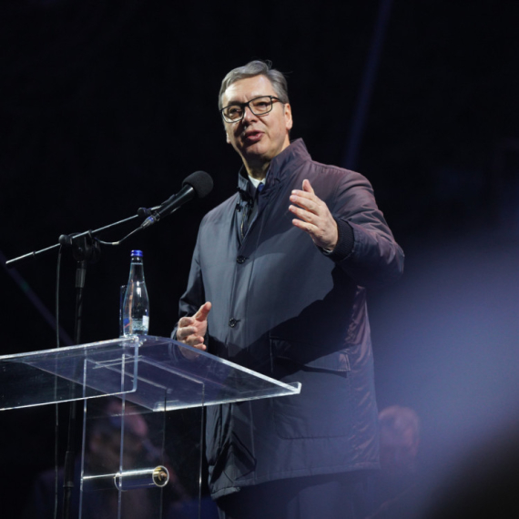 Vučić obećao da će sačuvati mir: "Kao predsednik republike imam obavezu da sačuvam našu decu i našu budućnost"