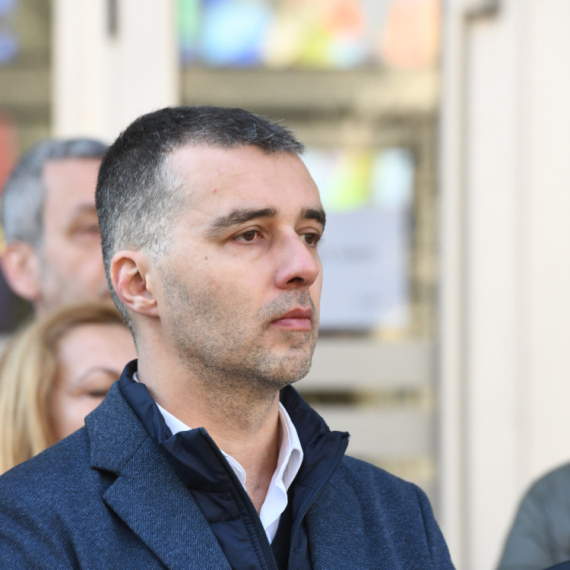 Mrdić: "Da li treba da podsećam Manojlovića šta je pre dve godine obećavao funkcionerima SNS?"