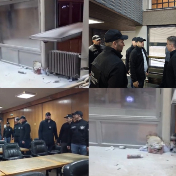 Members of the Criminal Police Directorate entered the Faculty of Philosophy PHOTO/VIDEO