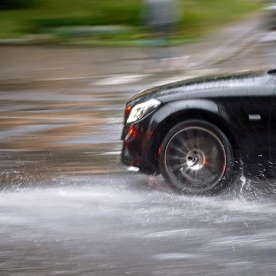 Upozorenje za vozače: Budite oprezni narednih dana, najavljeni kiša i sneg