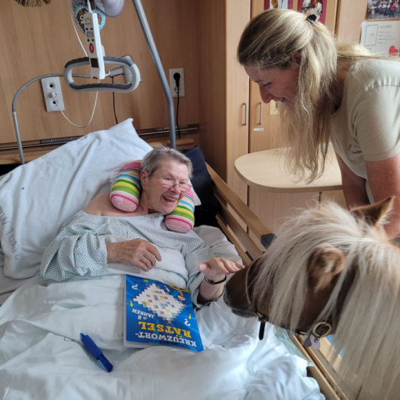 Nova dimenzija lečenja u Beču: Životinje vraćaju osmeh pacijentima FOTO