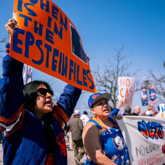 Epstajnove žrtve tuže i Gugl: "Ponovom prolazimo kroz traumu"