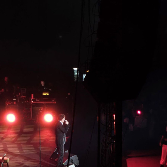 Zdravko Čolić zapevao u rodnom Sarajevu, okupio ceo region; Evo šta je poručio publici VIDEO