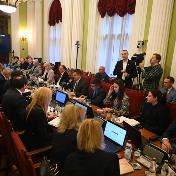 Rektor Đokić na sednici povodom smrti studentkinje govori o žrtvama tragedije u Novom Sadu