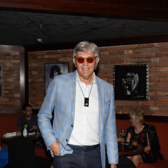 Umro voditelj i pevač Mikan Kozomara: Svi znate njegov veliki hit koji se peva i danas