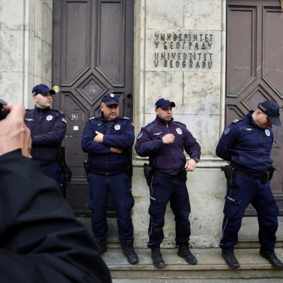 Novi haos blokadera; Mesecima blokirali fakultet, a sad im smeta istraga u Rektoratu