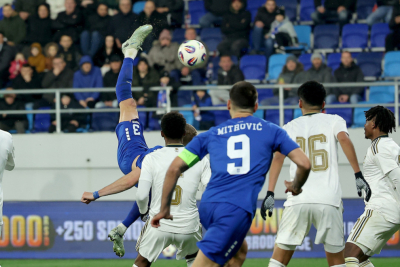 Slika za Spektakularne "makazice" Pavlovića, pogodio i Mitrović – preokret Srbije!