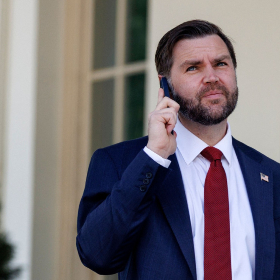 Stiže Džej di Vens