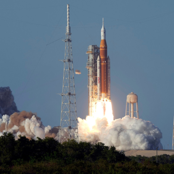 Lansirana misija Artemis II: Let na Mesec posle pola veka, u raketi četiri astronauta VIDEO