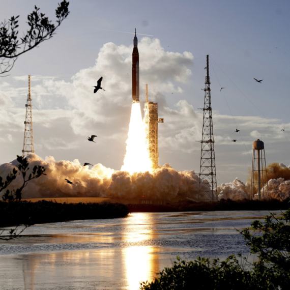 Artemis II je još u orbiti: Uz ovu pesmu je kontrola misije probudila astronaute VIDEO