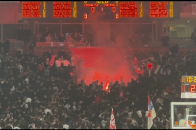 Slika za Haos u Areni: Tuča na severnoj tribini VIDEO