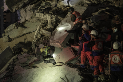 Slika za Nezapamćen napad; Bačena bomba od 900 kilograma – ima mrtvih VIDEO