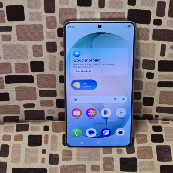 Testirali smo Samsung Galaxy S26+: Tehnološki vrhunac u svom najboljem izdanju
