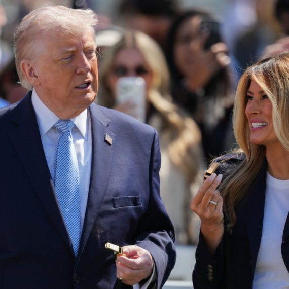 Viralni trenutak iz Bele kuće: Kraljevski par u neprijatnoj situaciji sa Trampom VIDEO