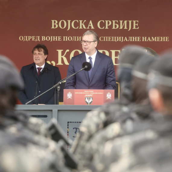 Vučić čestitao Dan vojske Srbije; "Snažan i pouzdan stub sigurnosti i mira naše zemlje"