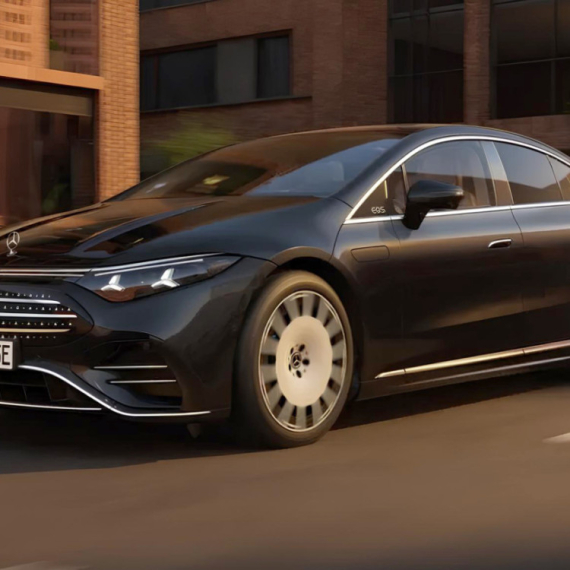 Mercedes unapredio svoju električnu limuzinu: Jedan detalj iz kabine privlači pažnju FOTO