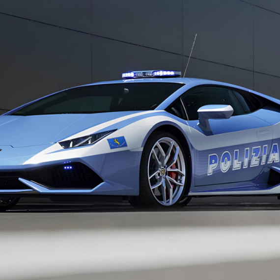 Policijski Lamborghini prešao 358.000 km – i dalje ima fabrički V10 motor i menjač