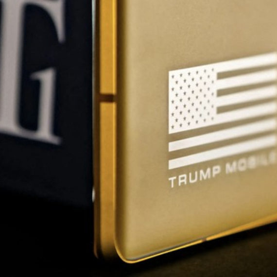 Trampov telefon doživeo promene, a još nije ni u prodaji FOTO