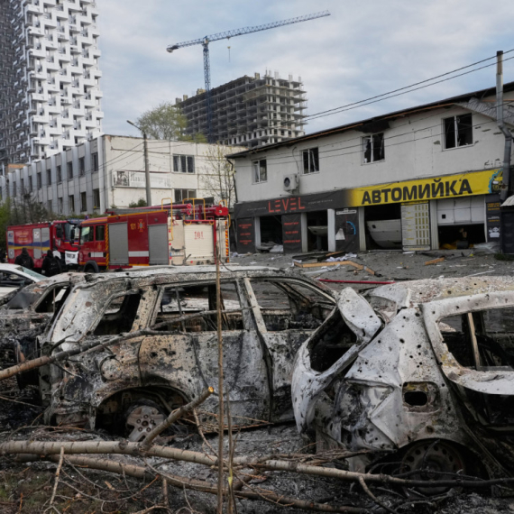 Raste broj mrtvih u napadu na Kijev; Uništeni i F-16; Dron "Leleka" uništava front FOTO/VIDEO