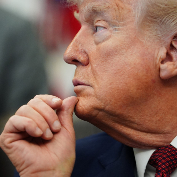 Zoran Jevtović za "Kompas": "Papski gambit u Beloj kući"