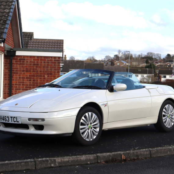 Legendarni Lotus F1 asa prodaje se "za siću" FOTO