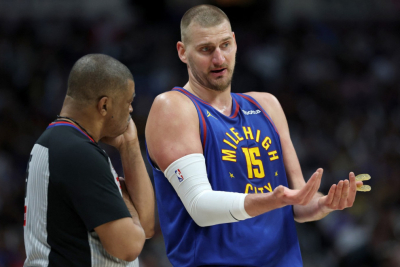 Slika za Retko ko bi trpeo ono što Jokić istrpi VIDEO