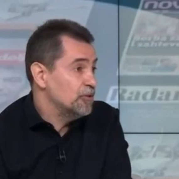 Urednik Danasa žestoko o opoziciji: "Oni su jedna prilično izgubljena družina"