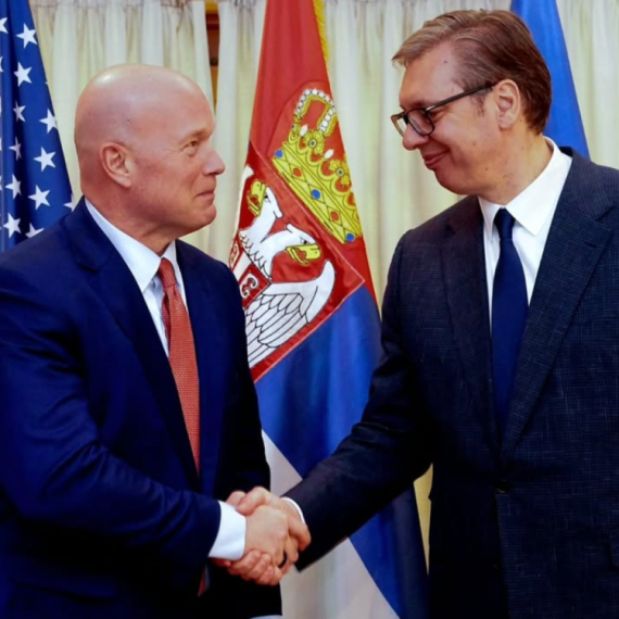 Vučić sa Vitakerom: "O najvažnijim bezbednosnim pitanjima"; "Od posebnog značaja sigurnost naroda na KiM" FOTO