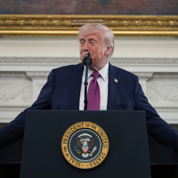 Tramp tvrdi: "Iran ne zna ko mu je vođa – totalno su ludi"