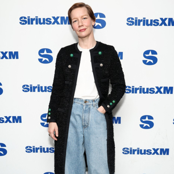 Muškarac koji to nije: Sandra Hiler briljira u filmu "Ruža" VIDEO