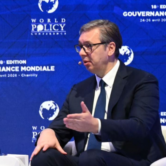Uskoro važno obraćanje Vučića iz Pariza; Govorio na Međunarodnoj konferenciji o globalnoj politici u Šantiliju