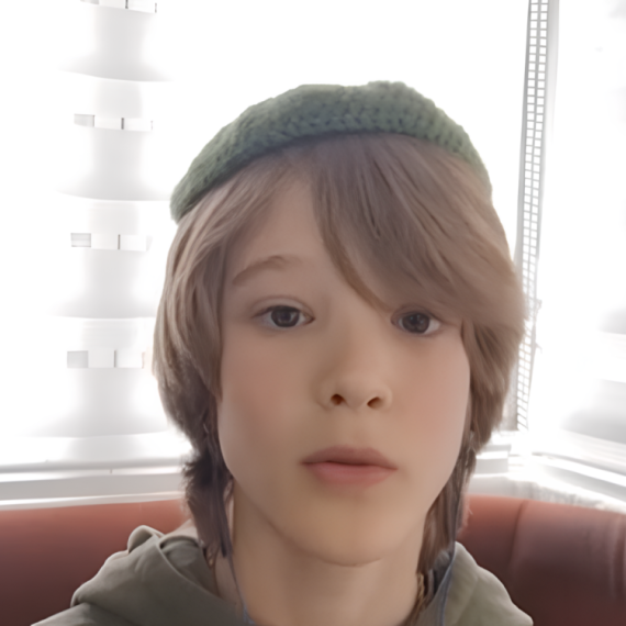 Ko je dečak koji hekla za nove prijatelje: Viktor za kratko vreme postao regionalna internet zvezda VIDEO