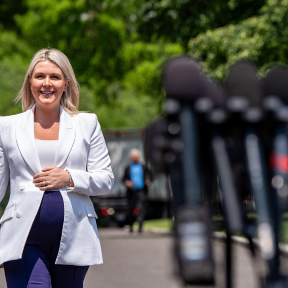 Odlazi na porodiljsko, ali ostavila šok poruku: "Imate Trampov broj telefona"