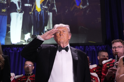 Slika za Tramp i Vens hitno evakuisani; Širi se snimak napada; FBI opkolio kuću osumnjičenog FOTO/VIDEO